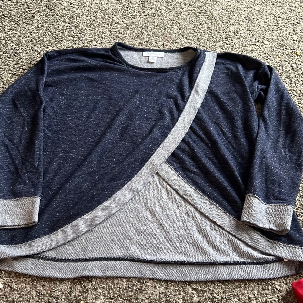 Motherhood maternity nursing pull over
